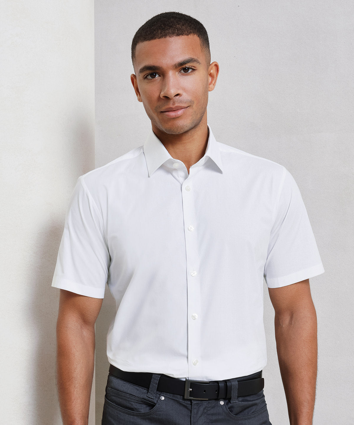 Stretch fit cotton poplin short sleeve shirt